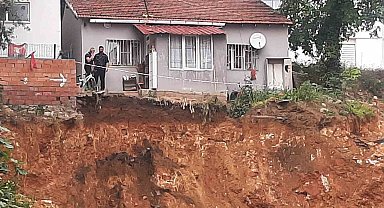 Bilecik'te bir ev toprak kayması ihtimaline karşı tahliye edildi