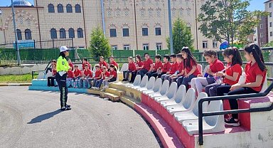 Bilecik'te öğrencilere trafik eğitimi verildi
