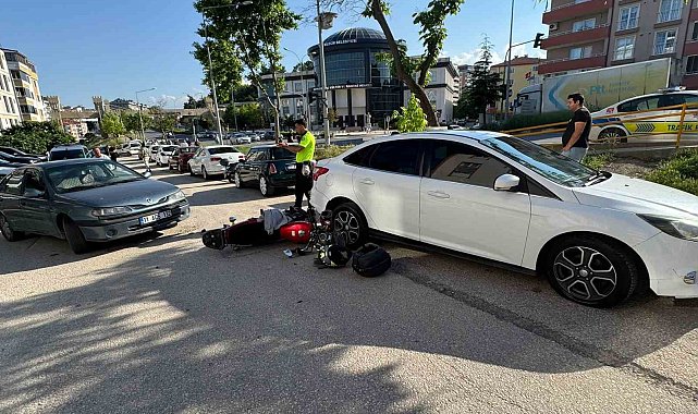 Bilecik'te otomobil ile motosiklet çarpıştı