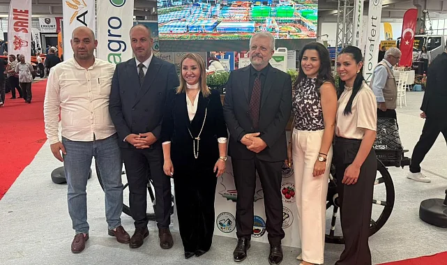 Bilecik'te Belediyeler Birliği standı ilgi odağı oldu