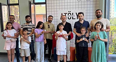 Bilim Ümraniye'de babalar ve çocuklar kendi parfümlerini tasarladı