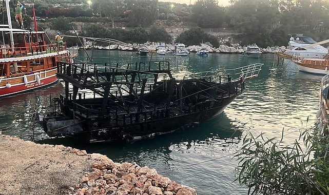 Bir teknede başlayan yangın diğerlerine de sıçradı: 6 tekne zarar gördü