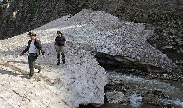Bitlis'in kar suları Van Gölü'ne güç katıyor