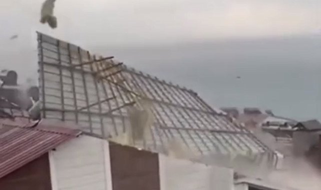 Bitlis'te dolu ve fırtına
