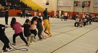 Bitlis'te geleneksel çocuk oyunları şenliği