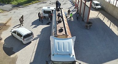 Bitlis'te yakıt tankerinin içinde 30 kaçak göçmen yakalandı