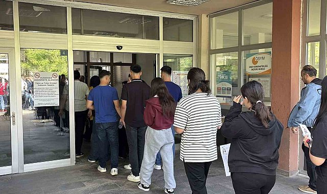 Bolu'da YKS'ye giren bir öğrenci: "Türkiye maçını izledik bütün moralimizi bozdular"