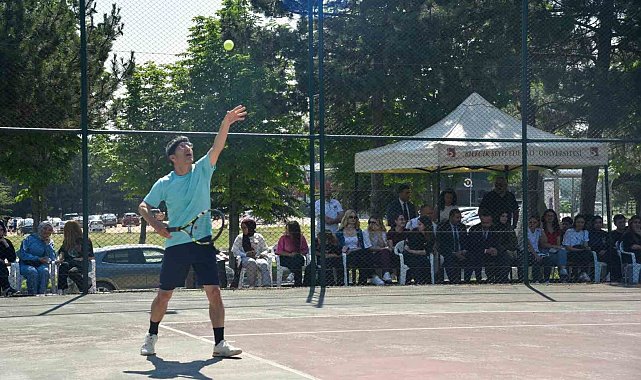BŞEÜ'de ilk defa tenis turnuvası gerçekleştirildi