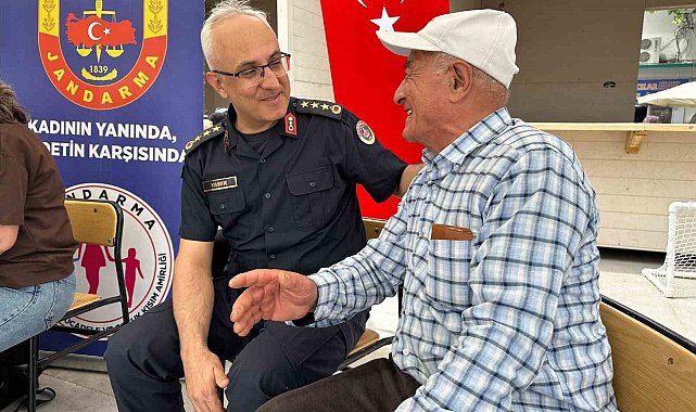 Burdur'da jandarmanın 187'nci kuruluş yıl dönümünü vatandaşlarla kutladı