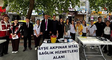 Burhaniye'de genç sağlıkçılar mesleklerini tanıttılar