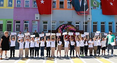 Bursa Osmangazi'de 400 öğrenciye ücretsiz tenis eğitimi