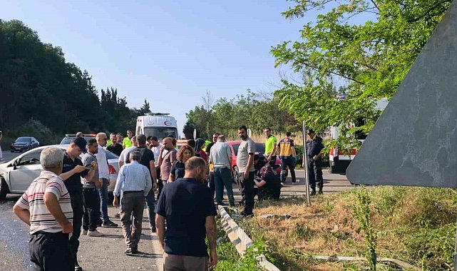 Bursa'da iki otomobil çarpıştı: 6 yaralı