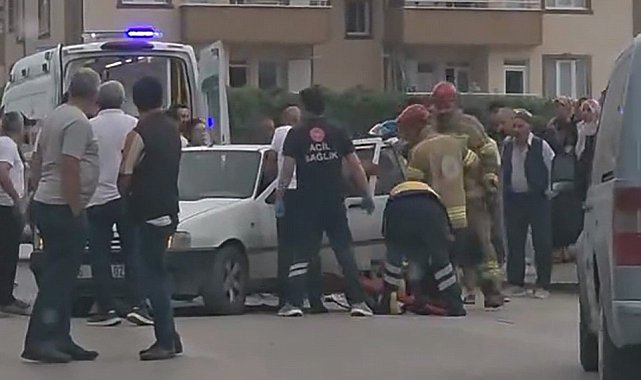 Bursa'da minibüs ile otomobil çarpıştı: 9 yaralı