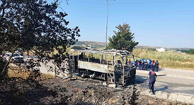 Bursa'da servis otobüsü alevlere teslim oldu