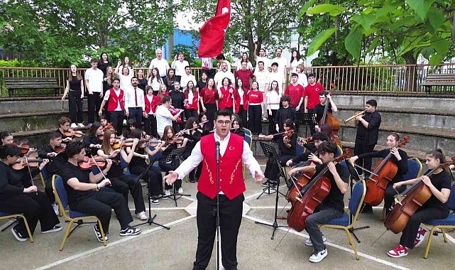 Bursa'nın genç müzisyenleri Dünya Kupası yolunda: "Bizim Çocuklar" finalde