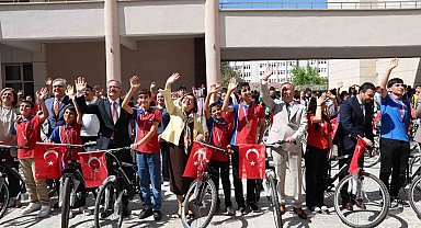 Büyükşehir'den "2024-2025 Sezonu Okul Sporları Enleri" programı