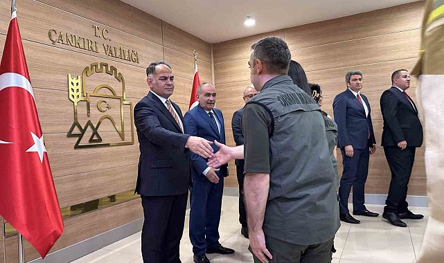Çankırı'da protokol ile kamu personelleri bayramlaştı