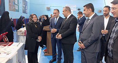 Çat'ta Halk Eğitim Merkezi yıl sonu sergisine büyük ilgi