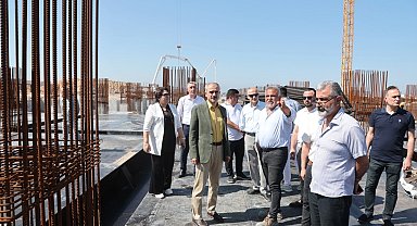 Çayırova Devlet Hastanesi inşaatına yakın mercek