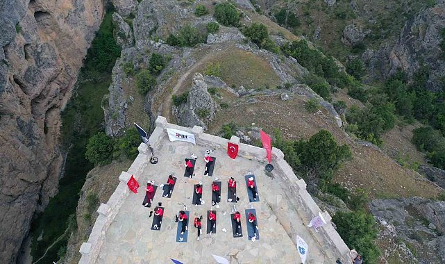 Cehennem Deresi Kanyonu'nda dünya yoga günü etkinliği