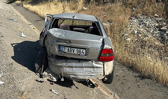 Çekici ile otomobil çarpıştı: 2 yaralı
