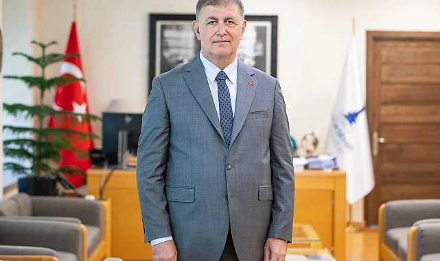 Cemil Tugay CHP'den istifa etti! Görevini bağımsız sürdürecek