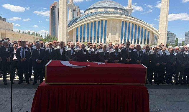 CHP Genel Başkanı Kılıçdaroğlu, Emekli Hava Savunma Albayı Türeli'nin cenaze törenine katıldı