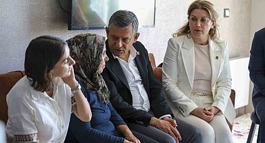 CHP Grup Başkanı Özel, Diyarbakır'da Gülistan Doku'nun ailesiyle görüştü