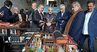 Çifte Minareli Medrese'de sanat rüzgarı