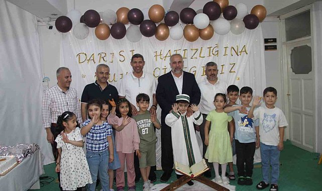 Cizre'de 5 yaşındaki çocuk 22 sureyi dinleyerek ezberledi