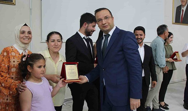 Cizre'de 7'den 70'e Okuyan Cizre Projesinde 2,5 milyon sayfa kitap okundu