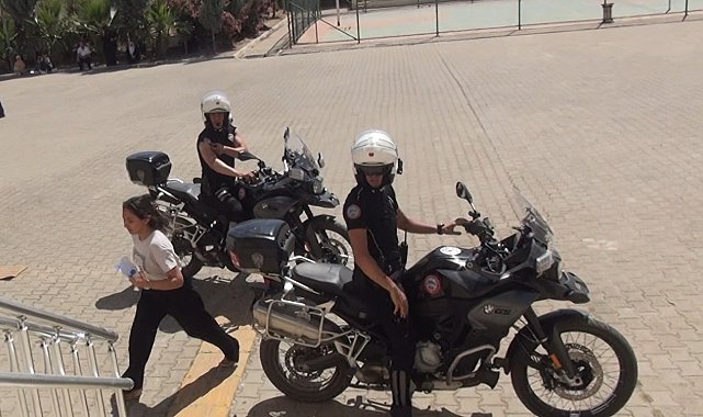 Cizre'de YKS'ye geç kalan adayların yardımına polis yetişti