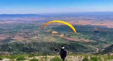 Cudi Dağı'nda gökyüzüne adrenalin yolculuğu
