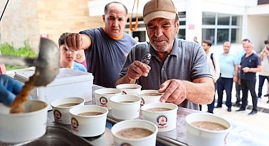 Denizli Büyükşehir'den 3 noktada 10 bin kişilik aşure hayrı