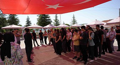 Dev Türk bayrağı altında meslek festivali coşkusu