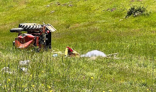 Devrilen traktörün altında kalan sürücü hayatını kaybetti