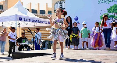 Didim'de minik tasarımcılar geri dönüşüm defilesiyle çevreye dikkat çekti