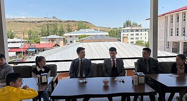 Digor Kaymakamı Ahmed Tayyib Kahraman'dan minik tiyatroculara anlamlı destek