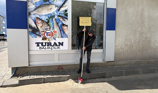 Diyadin'de sağanak yağış sonrası su birikintileri oluştu