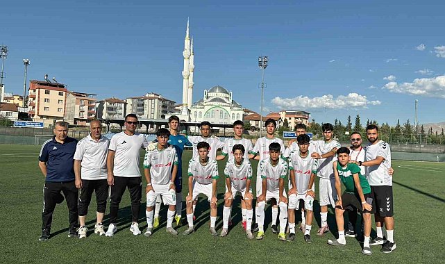 Diyarbakır DSi Spor U15 takımı Türkiye'nin en iyi 4 takımı arasında