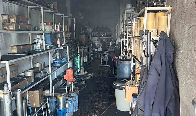 Diyarbakır'da çıkan yangında iş yeri kullanılamaz hale geldi