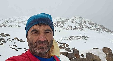 Diyarbakırlı dağcıdan Süphan Dağı'na başarılı solo tırmanış