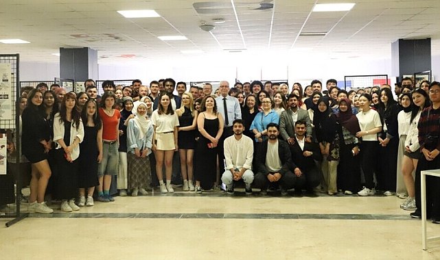 DPÜ Güzel Sanatlar Fakültesi'nde Mezuniyet Sergisi açıldı