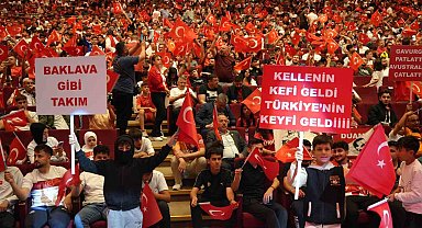 Dualarla milli takıma destek olundu, dev ekranda maç heyecanı yaşandı