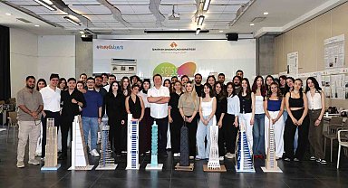 Dünyaca ünlü 22 binaya 'deprem' simülasyonu