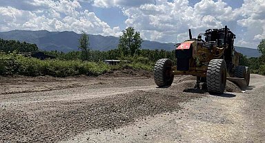Duraklar köyünde yol çalışmaları sürüyor