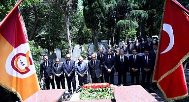 Dursun Özbek, Ali Sami Yen ve Süleyman Seba'nın kabrini ziyaret etti
