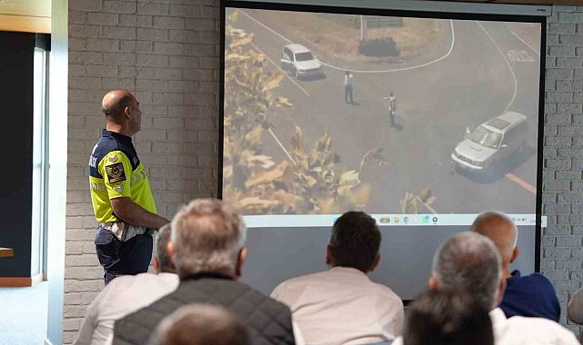 Düzce'de şoförlerine trafik eğitimi