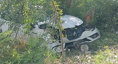 Düzce'de otomobil şarampole kaydı: 3 yaralı!