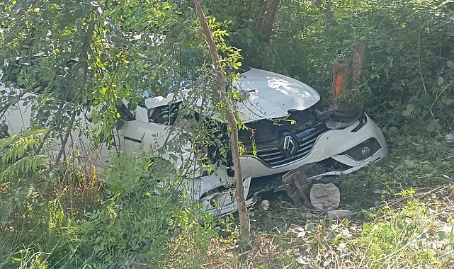 Düzce'de otomobil şarampole kaydı: 3 yaralı!